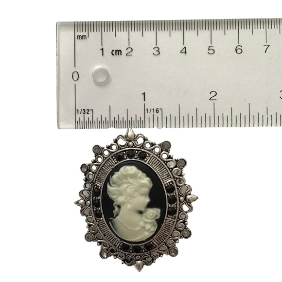 Vintage Victorian Cameo Brooch Pin - Large - Picture 4 of 5
